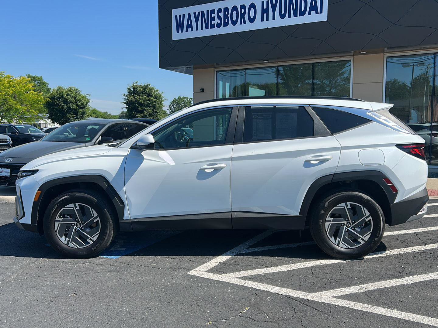 Certified 2025 Hyundai Tucson Blue AWD/4WD image 4