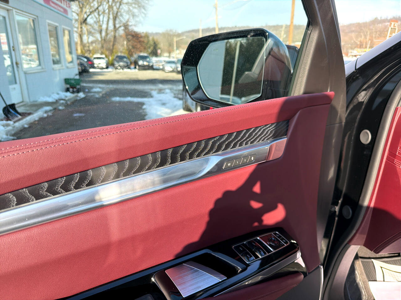 Used 2025 Cadillac Escalade ESV Sport w/ Touring Package image 18