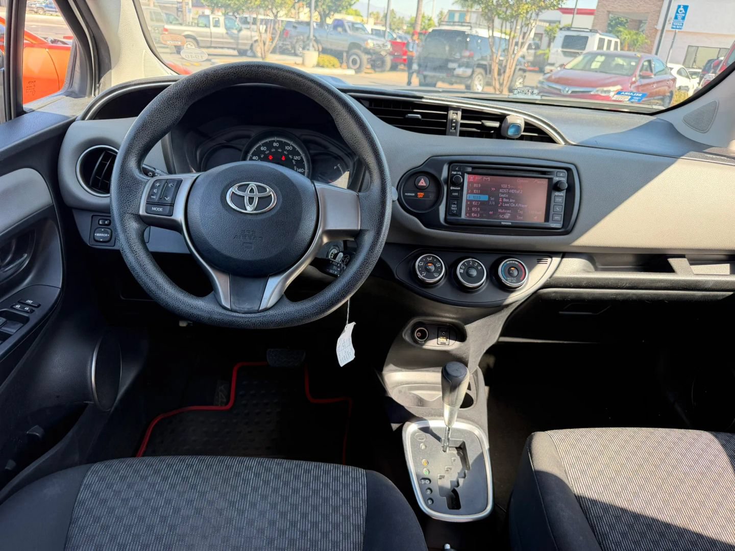 Used 2016 Toyota Yaris LE FWD image 28