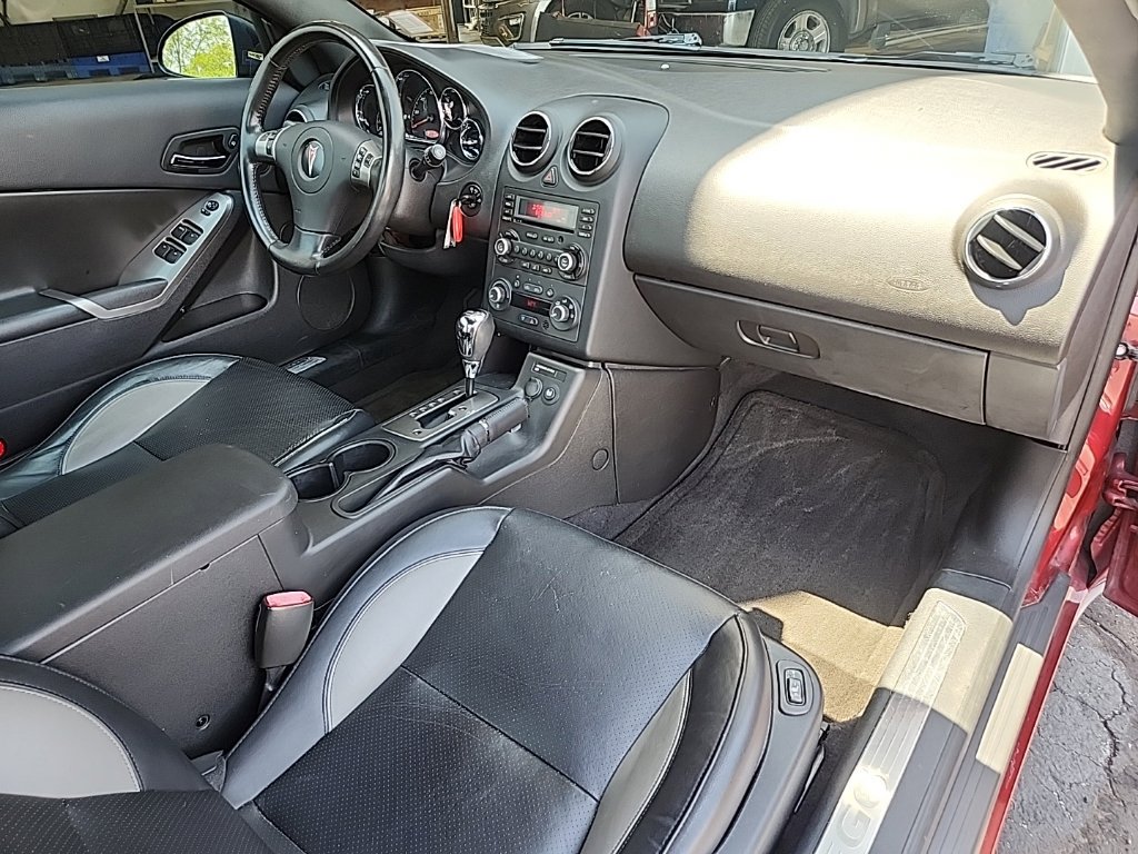 Used 2008 Pontiac G6 GT w/ Sport Package FWD image 27