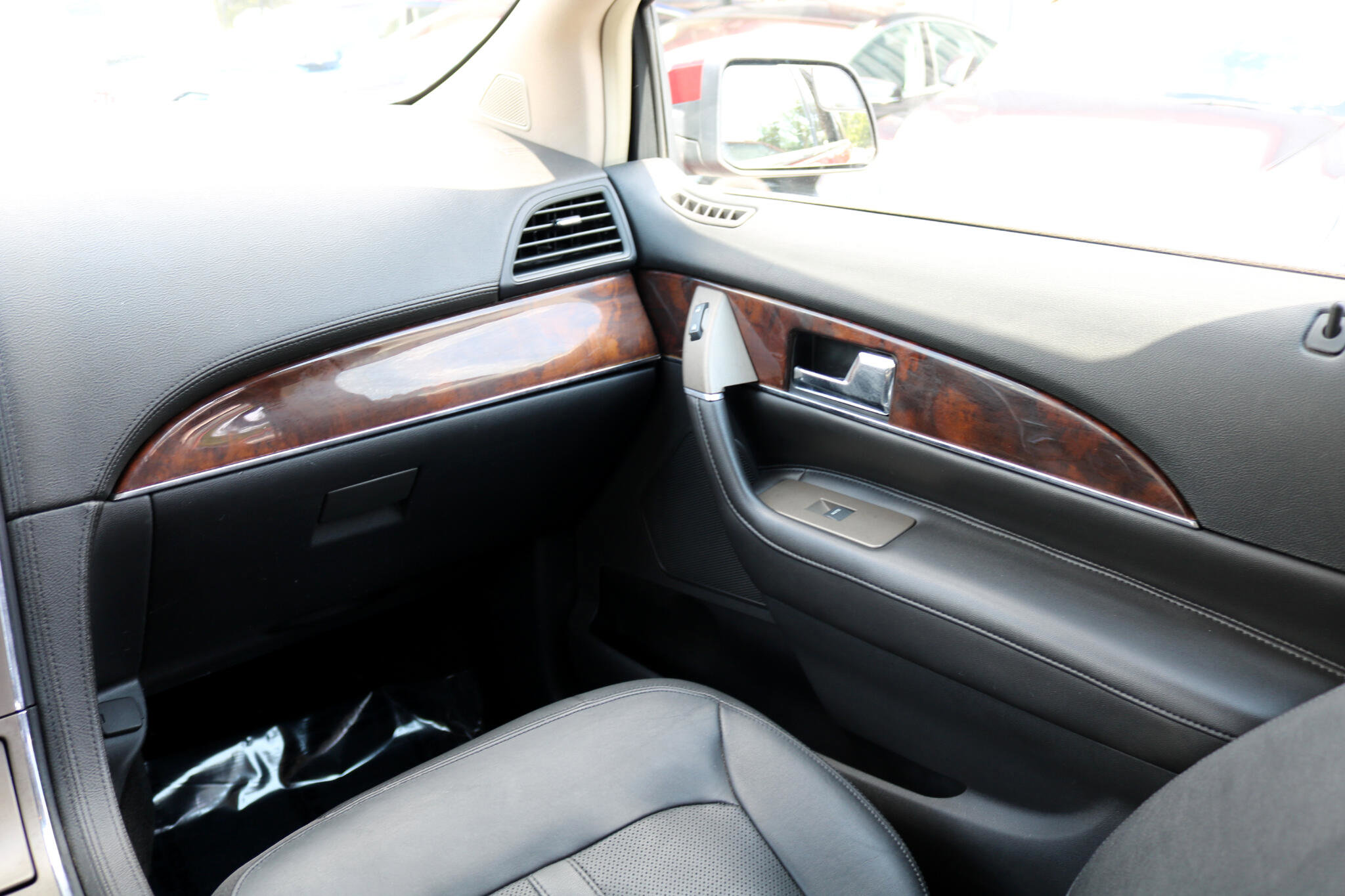 Used 2015 Lincoln MKX FWD w/ Walnut Swirl Wood Package image 34