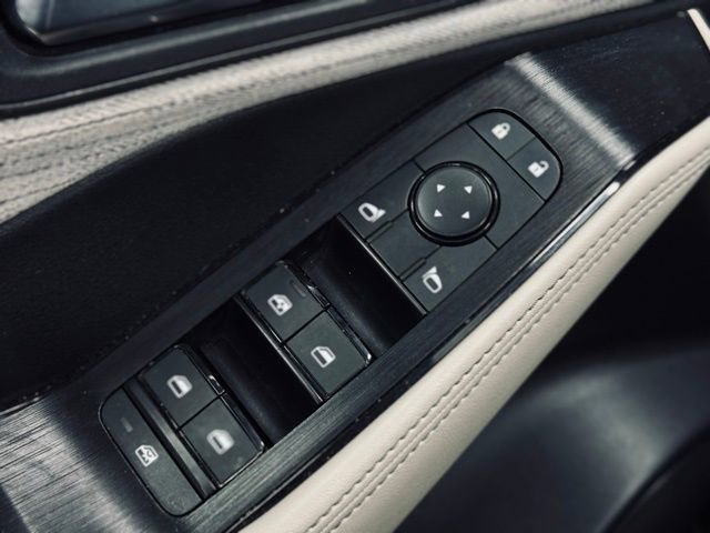 Used 2023 Nissan Rogue SV AWD/4WD image 12