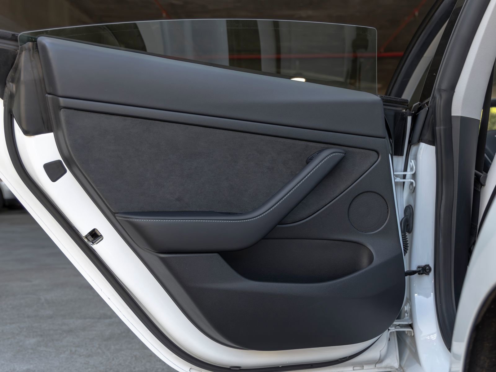 Used 2021 Tesla Model 3 Standard Range Plus image 39