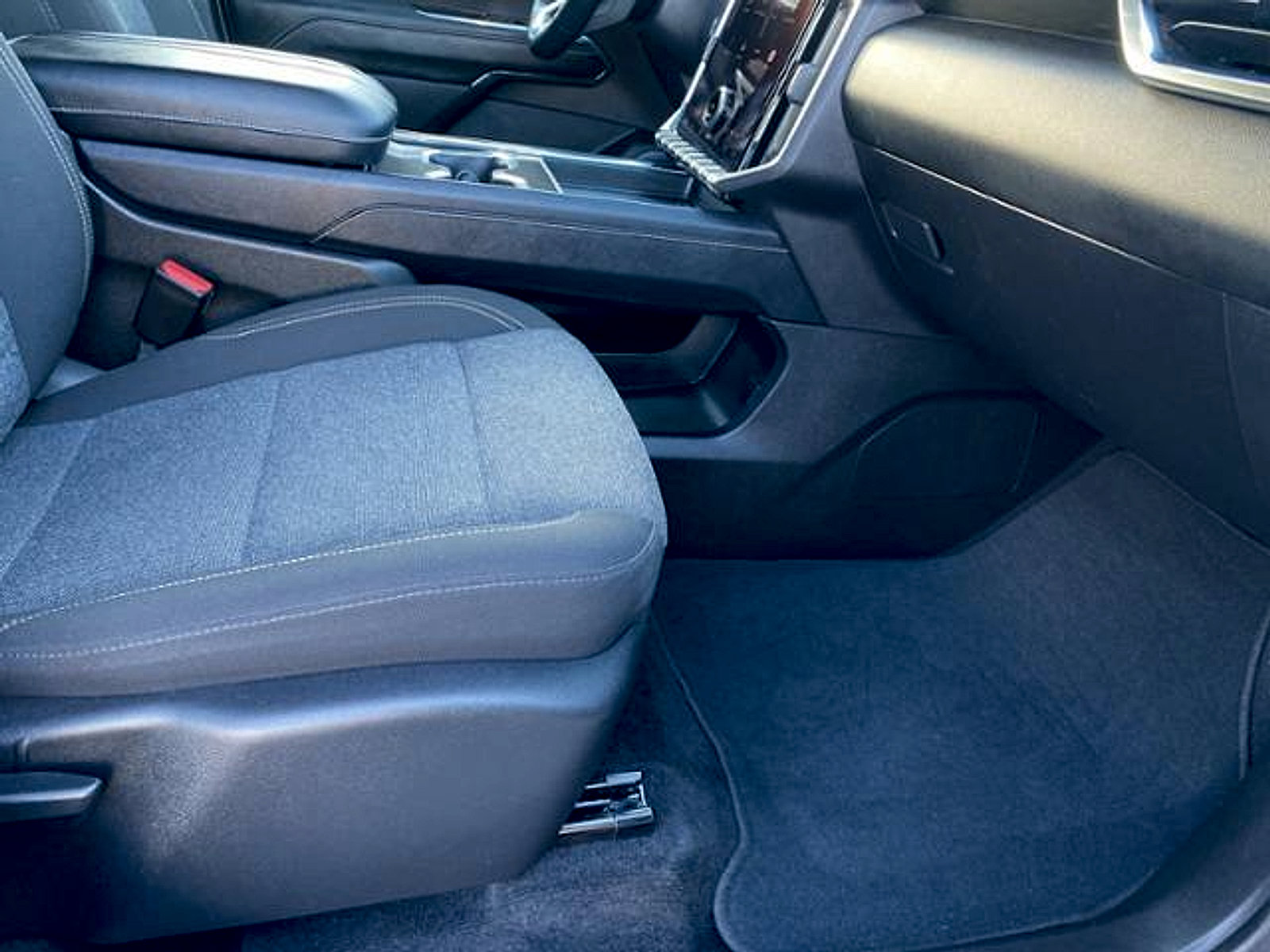 Used 2025 GMC Acadia Elevation AWD/4WD image 24