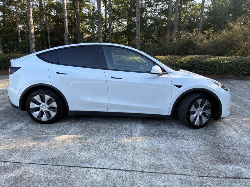 Used 2022 Tesla Model Y Long Range AWD/4WD image 3