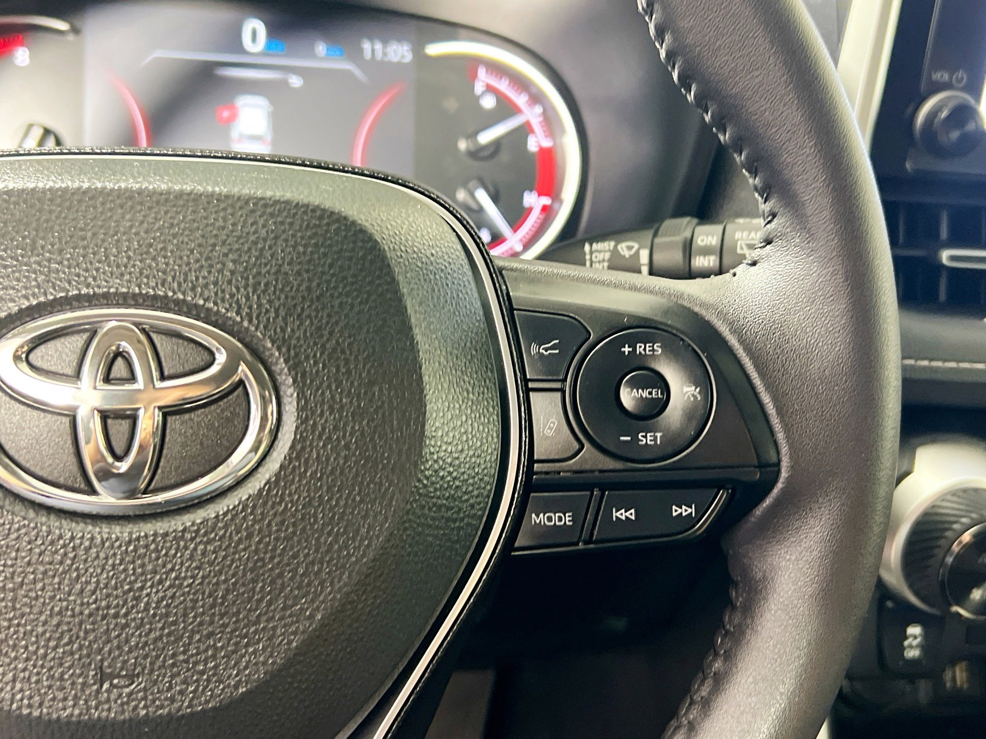 Used 2025 Toyota RAV4 XLE Premium image 19