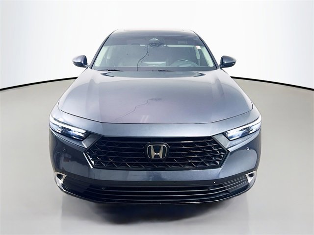 Used 2023 Honda Accord Touring image 2