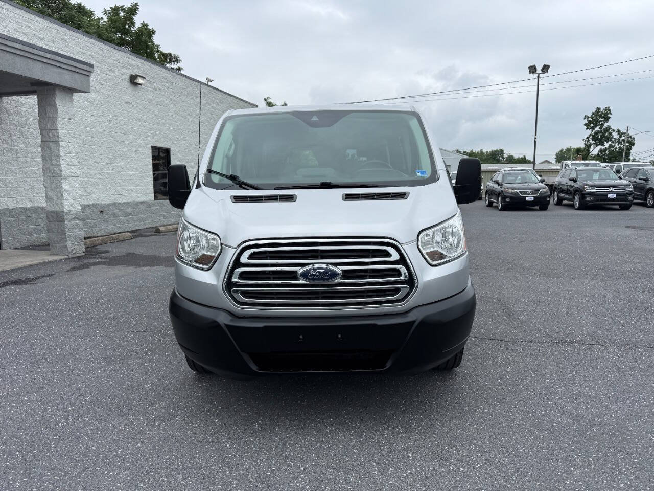 Used 2018 Ford Transit 350 XLT RWD image 29