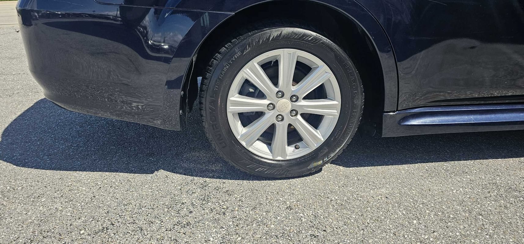 Used 2012 Subaru Legacy 2.5i Premium w/ All-Weather Pkg + Moonroof AWD/4WD image 10