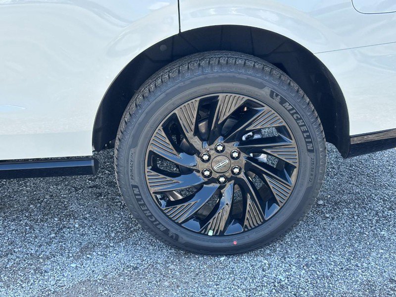 New 2026 Lincoln Navigator Reserve AWD/4WD image 9