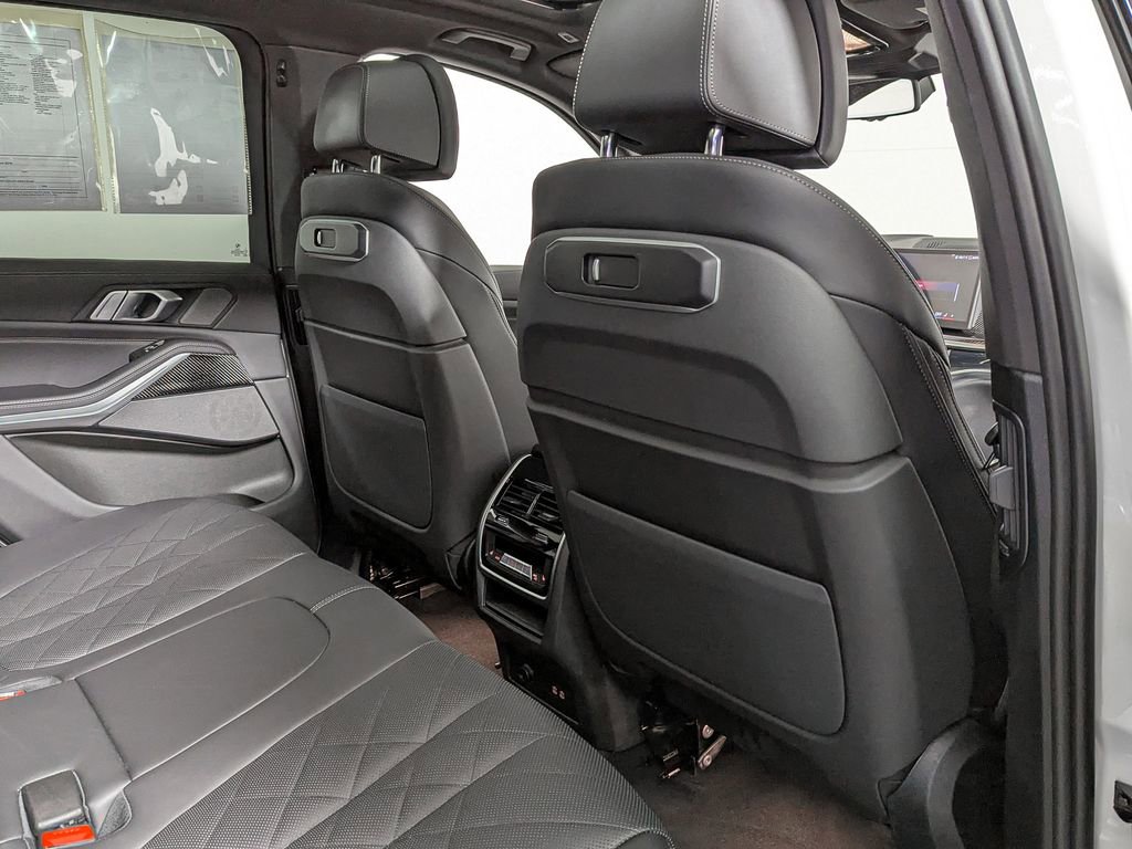Used 2026 BMW X5 M60i image 44