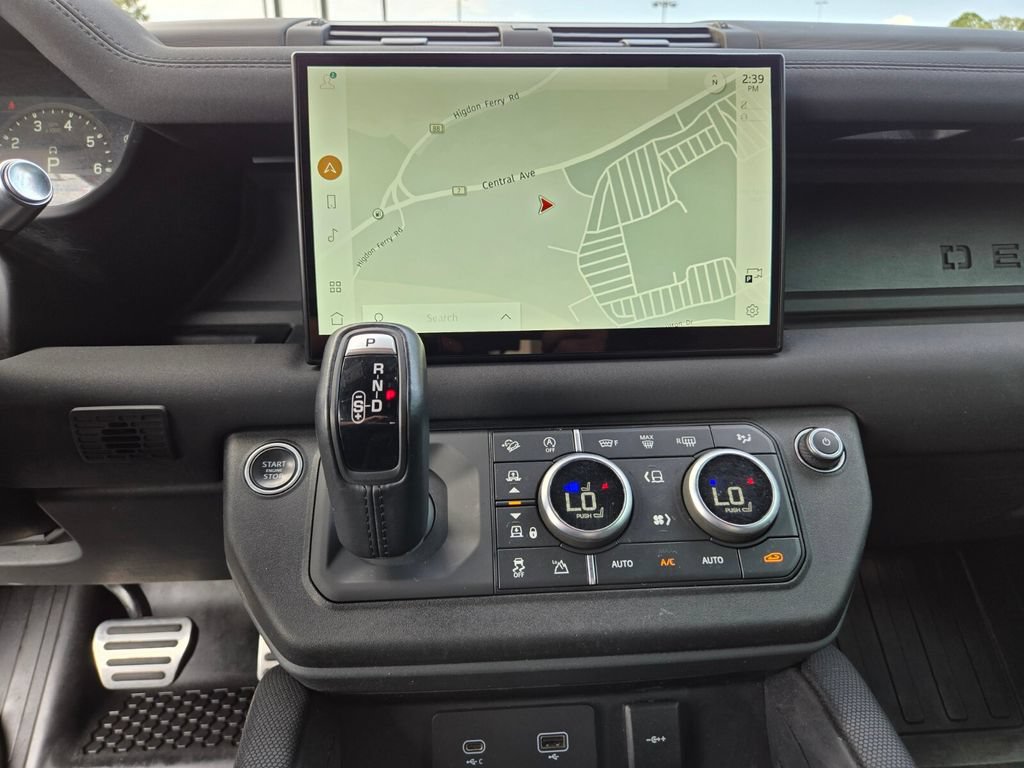 Used 2022 Land Rover Defender 110 X-Dynamic SE AWD/4WD image 22