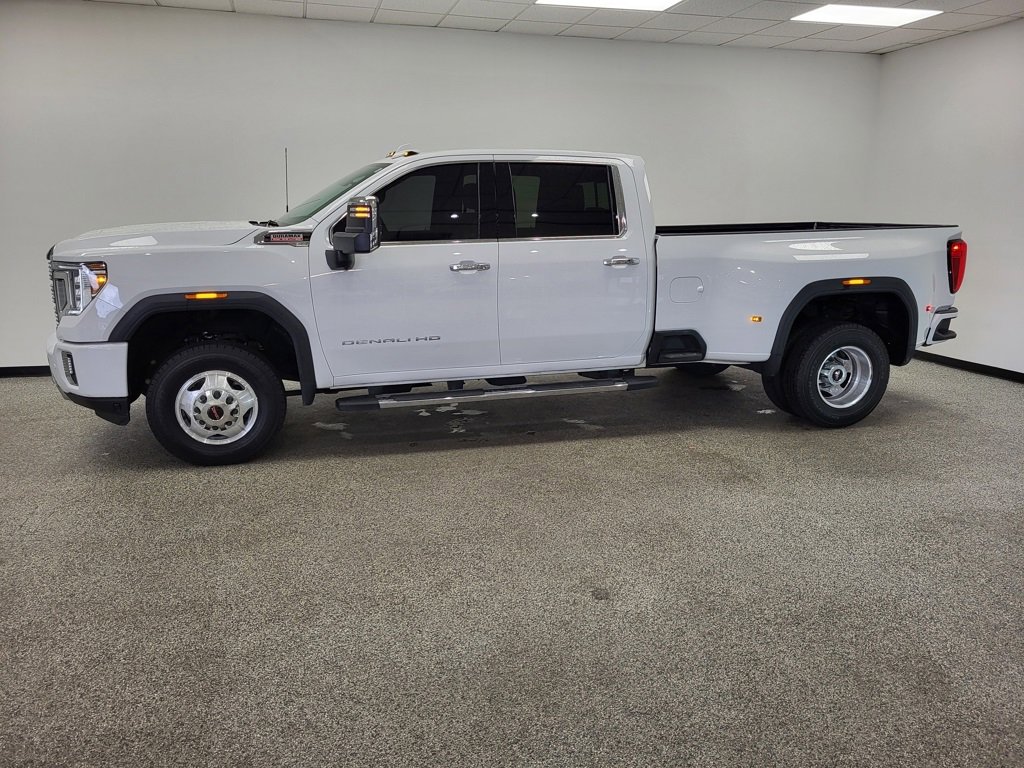 Used 2022 GMC Sierra 3500 Denali w/ Technology Package image 2