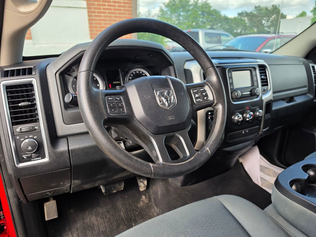 Used 2017 RAM 1500 Classic SLT AWD/4WD image 4