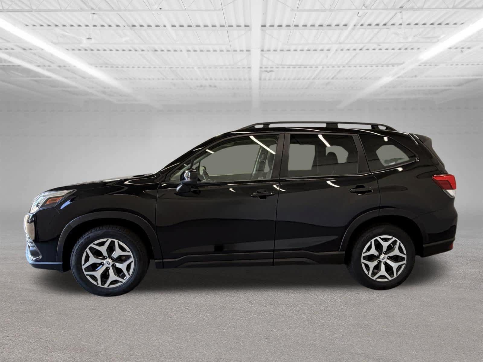 Used 2023 Subaru Forester Premium AWD/4WD image 2