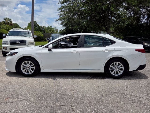 Used 2025 Toyota Camry LE FWD image 4