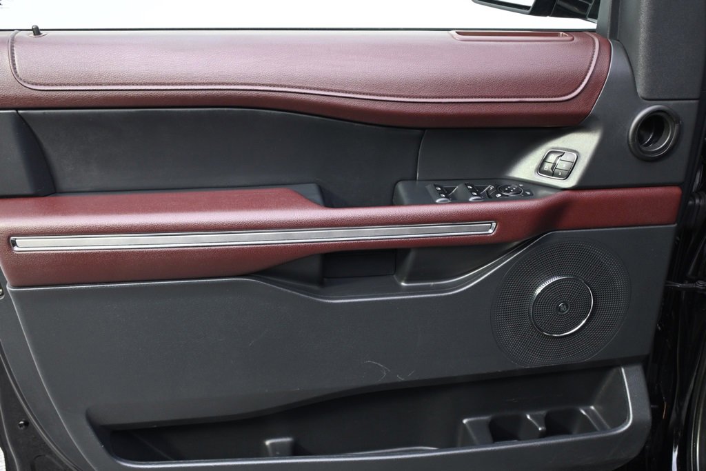 Used 2023 Ford Expedition Limited image 23