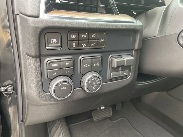 Used 2026 Chevrolet Suburban High Country w/ Sun And Tow Package AWD/4WD image 29