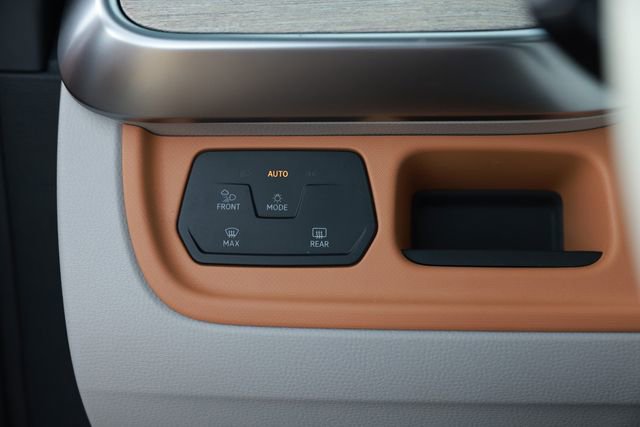 Used 2025 Volkswagen ID. Buzz 1st Edition RWD image 61