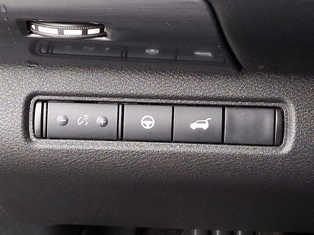 Used 2023 Nissan Pathfinder SL w/ Black Appearance Package image 29