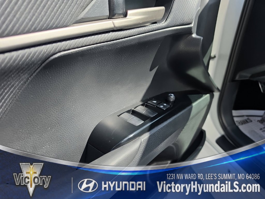 Used 2025 Toyota Camry SE FWD image 10