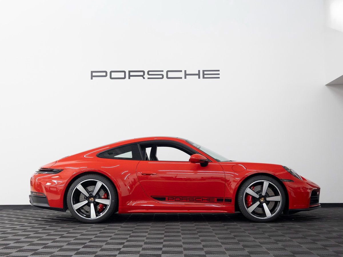 New 2026 Porsche 911 Carrera 4S image 8