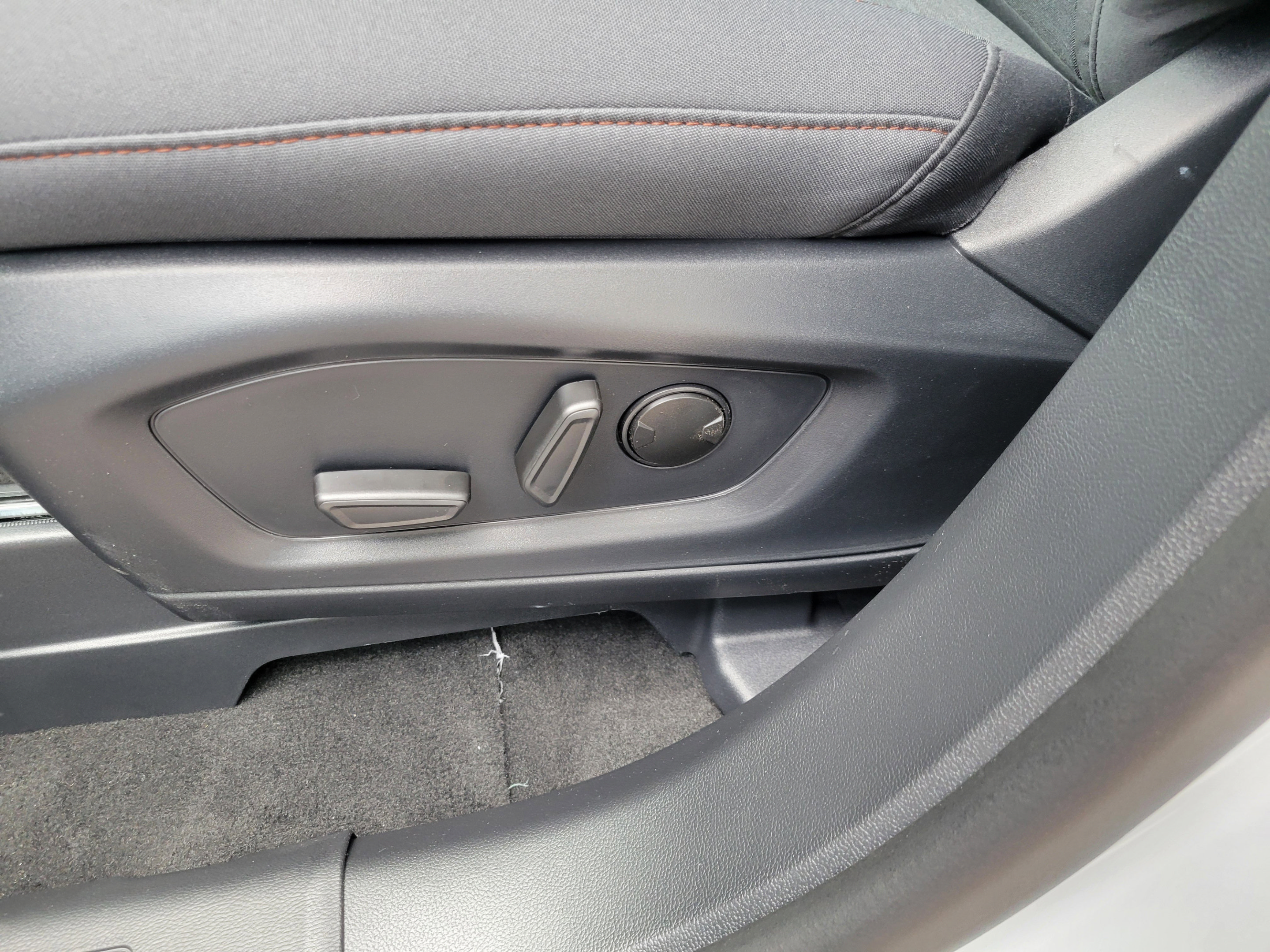 New 2026 Ford Explorer Active RWD image 18