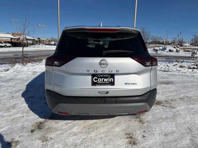 Used 2023 Nissan Rogue SV image 5