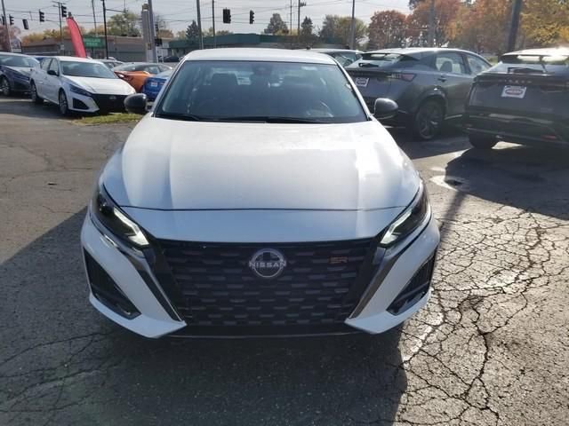New 2025 Nissan Altima 2.5 SR image 7