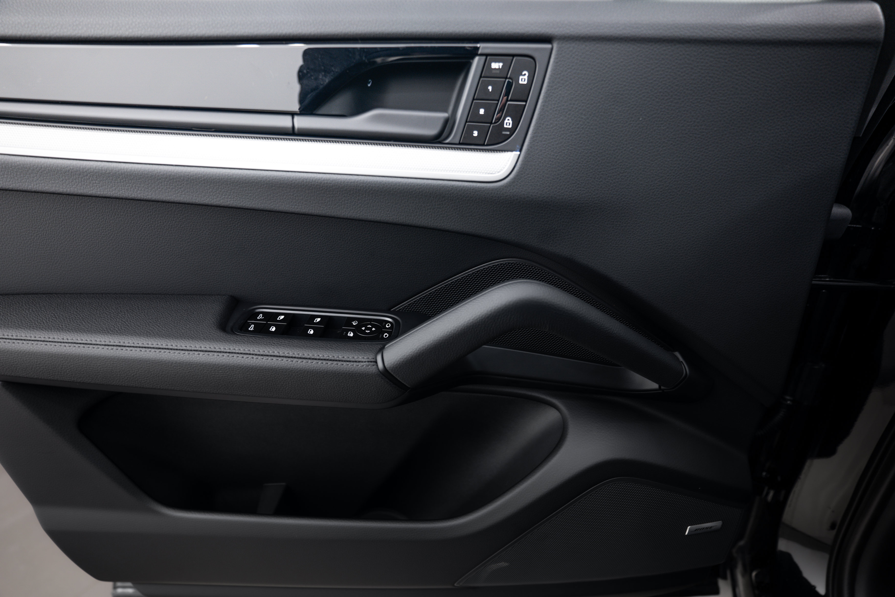 Certified 2026 Porsche Cayenne Coupe AWD/4WD image 17