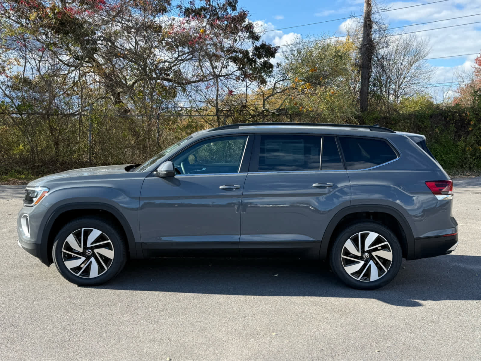New 2026 Volkswagen Atlas SE image 4