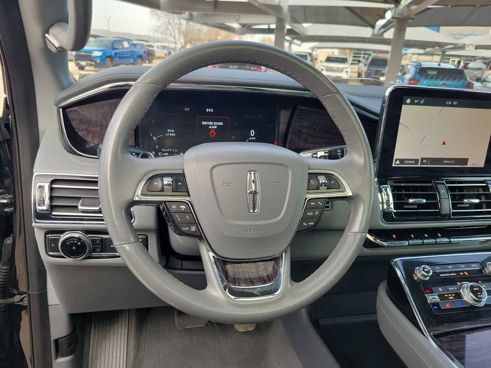 Used 2019 Lincoln Navigator Reserve image 11