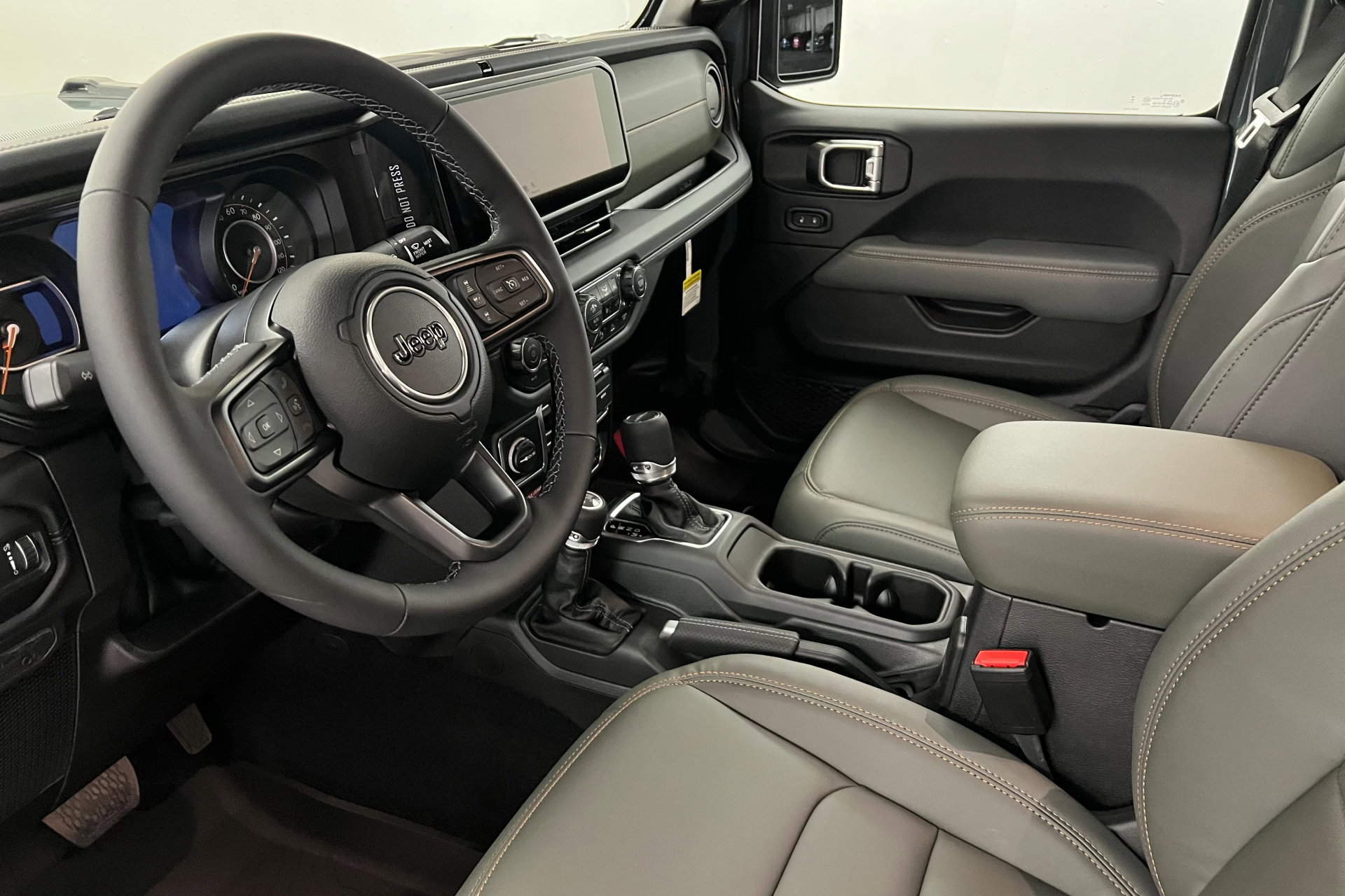 New 2025 Jeep Gladiator Mojave AWD/4WD image 15