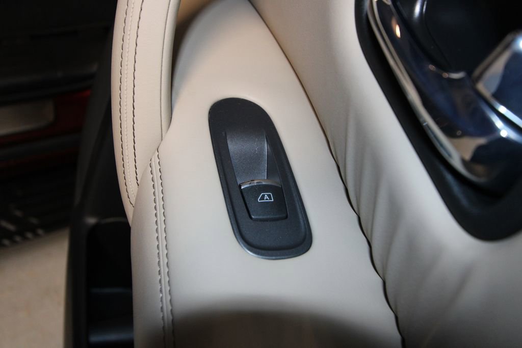 Used 2024 Nissan Armada Platinum w/ Captain's Chairs Package image 31