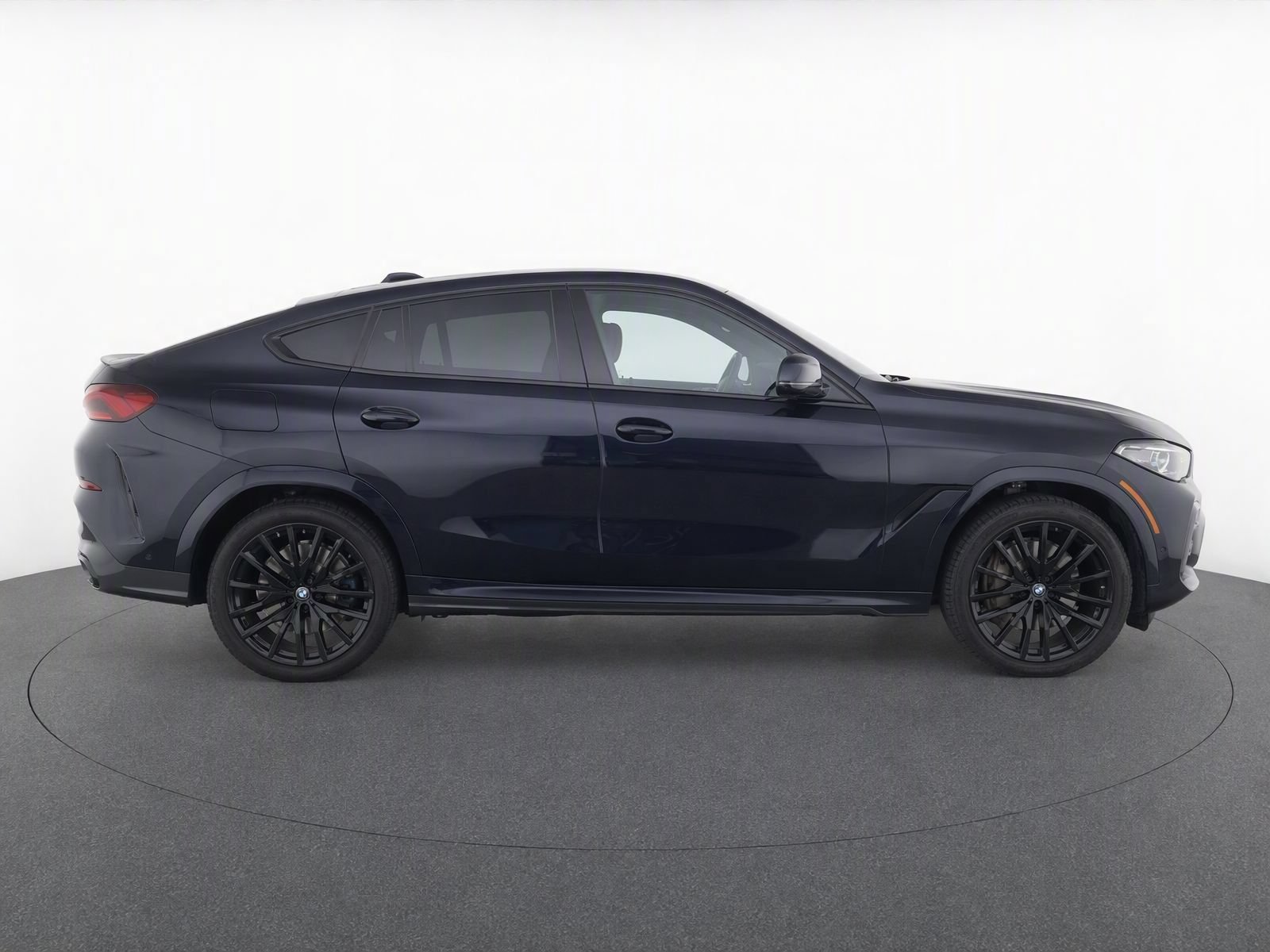 Certified 2023 BMW X6 xDrive40i w/ Executive Package AWD/4WD image 4