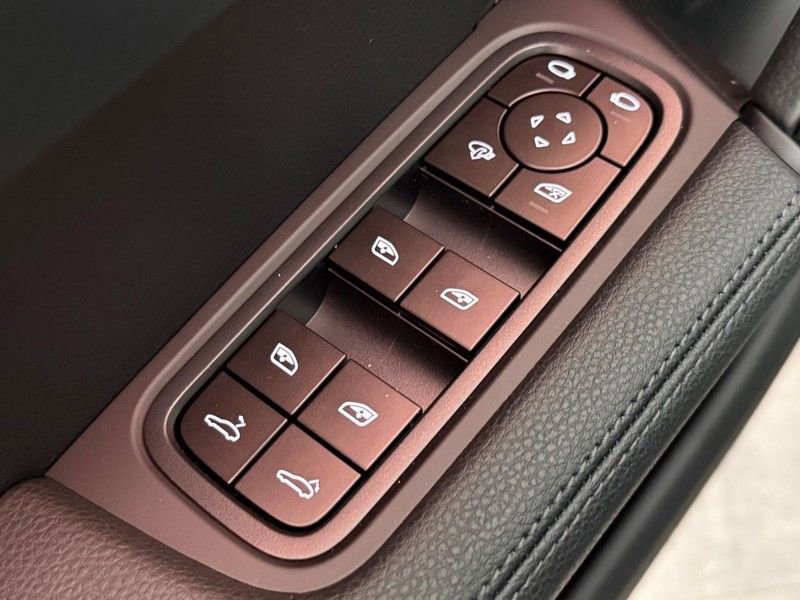 New 2026 Porsche Cayenne AWD/4WD image 23