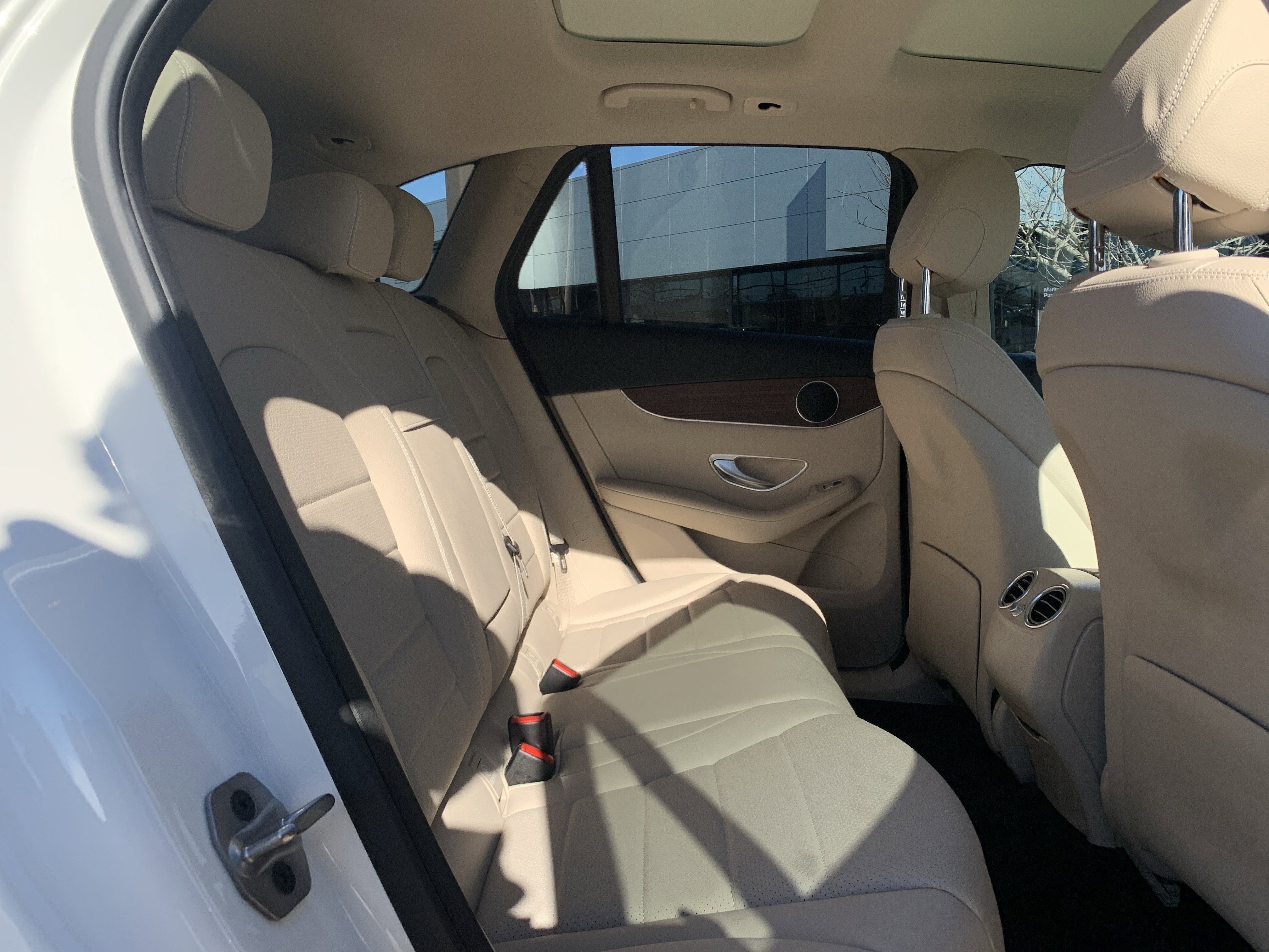 Used 2022 Mercedes-Benz GLC 300 4MATIC image 33