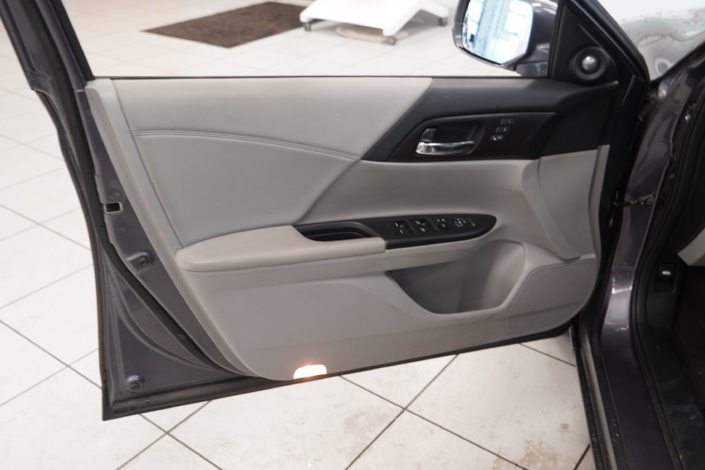 Used 2015 Honda Accord EX-L image 6