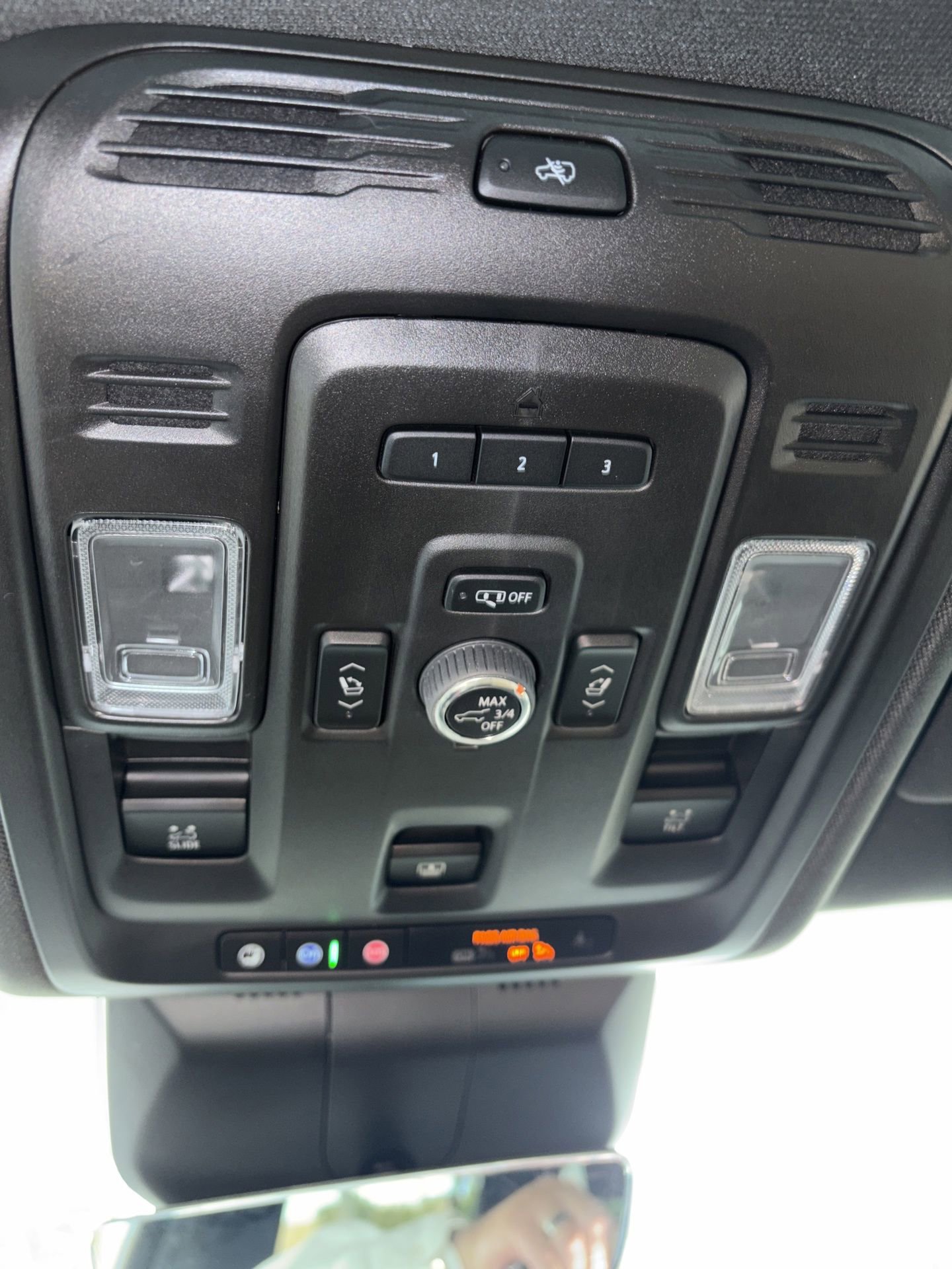 Used 2024 Cadillac Escalade ESV Premium Luxury image 15