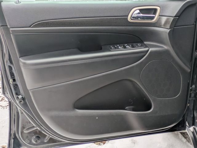 Certified 2017 Jeep Grand Cherokee Laredo image 12