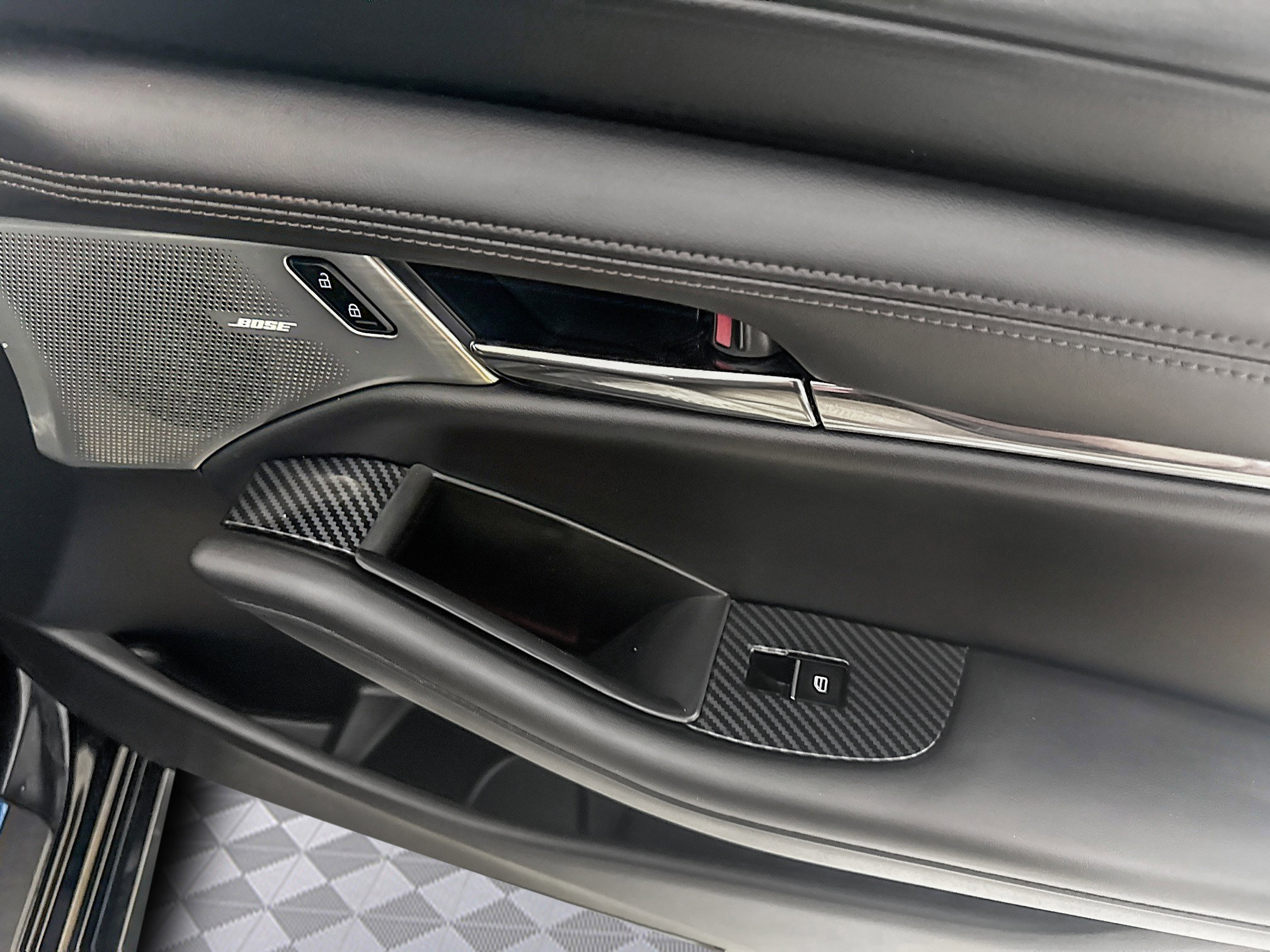 Used 2020 MAZDA MAZDA3 Hatchback w/ Premium Package image 31