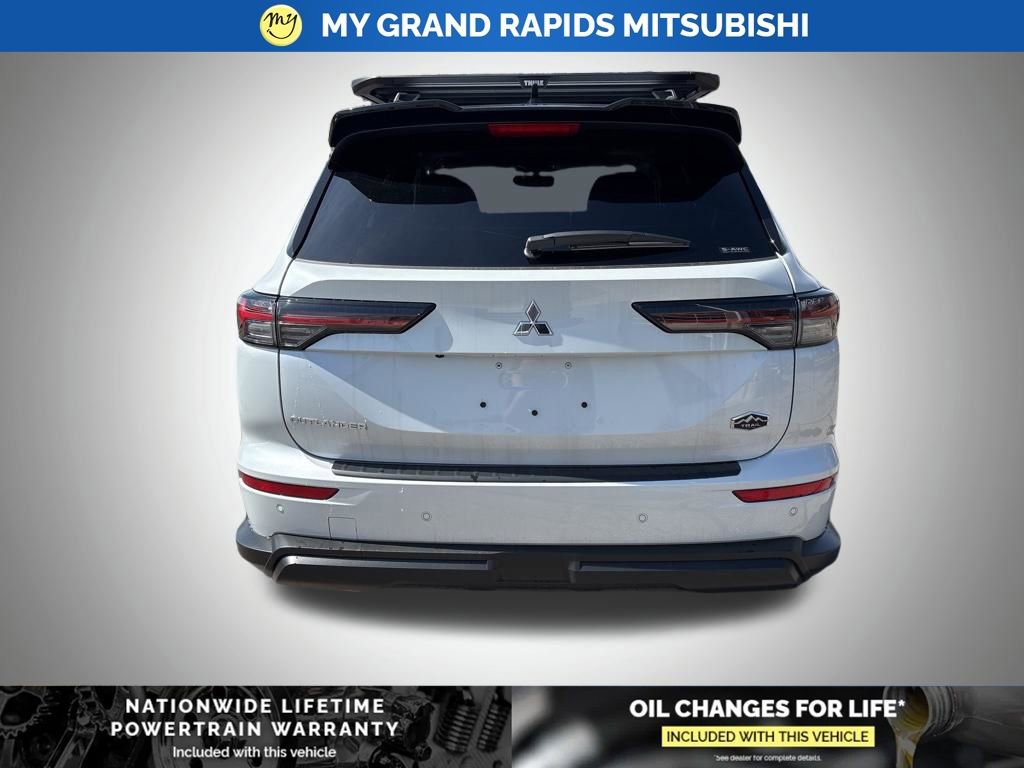 New 2026 Mitsubishi Outlander Trail Edition image 4