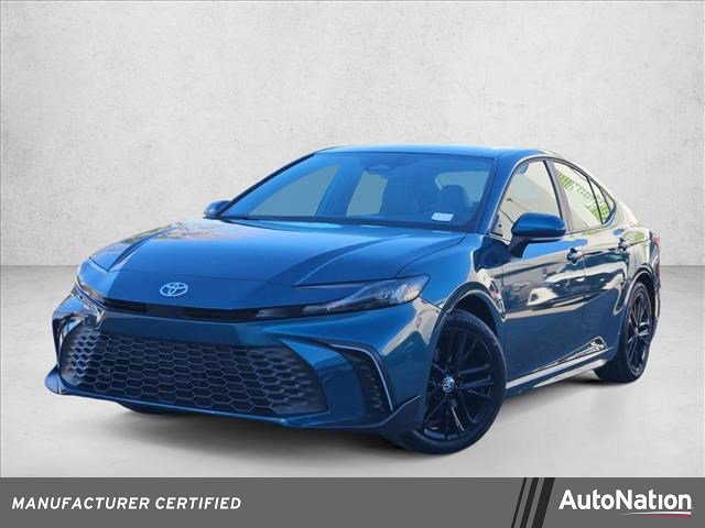 Used 2025 Toyota Camry SE image 1
