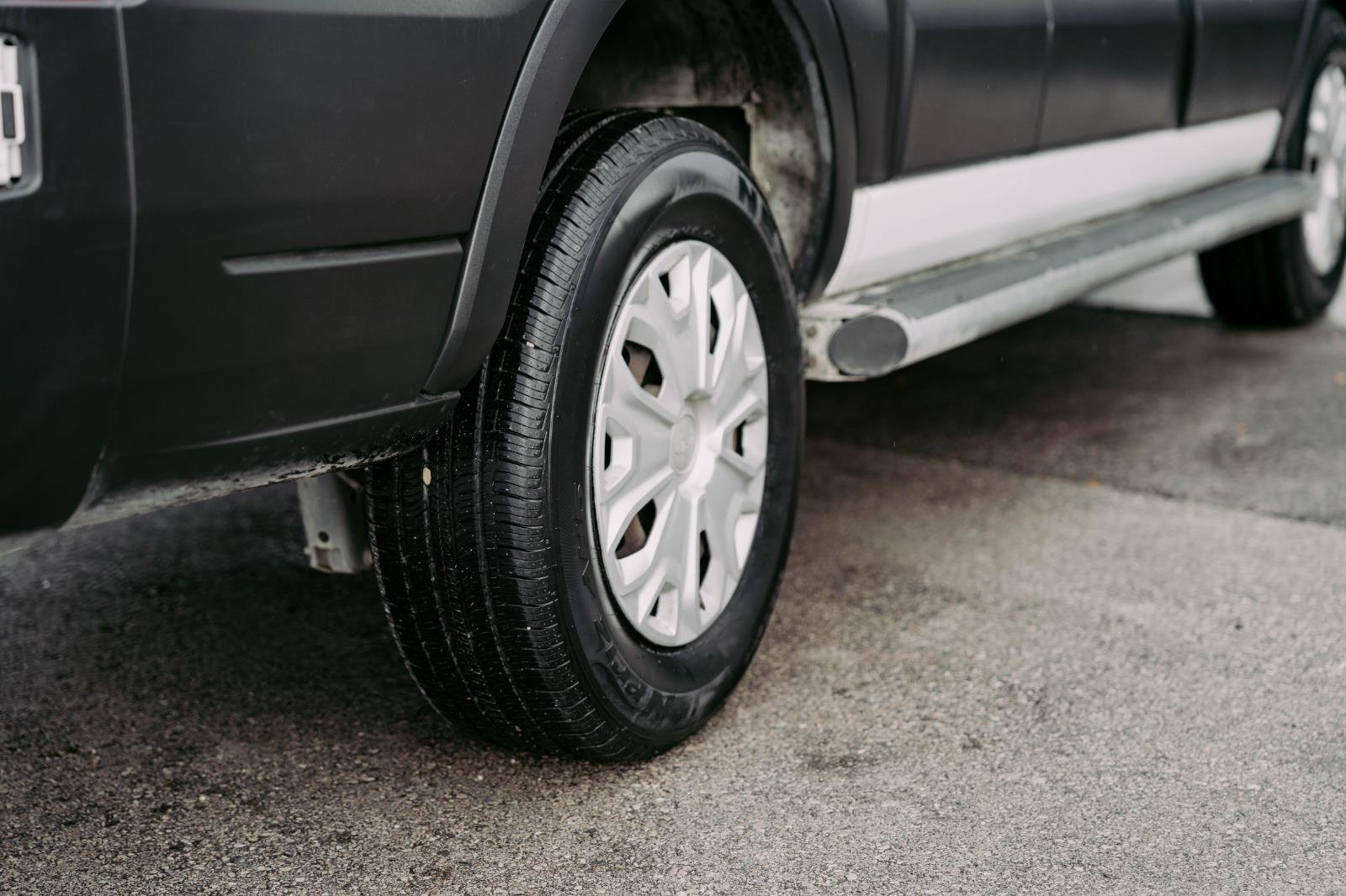 Used 2019 Ford Transit 250 130 Low Roof w/ Exterior Upgrade Package image 10