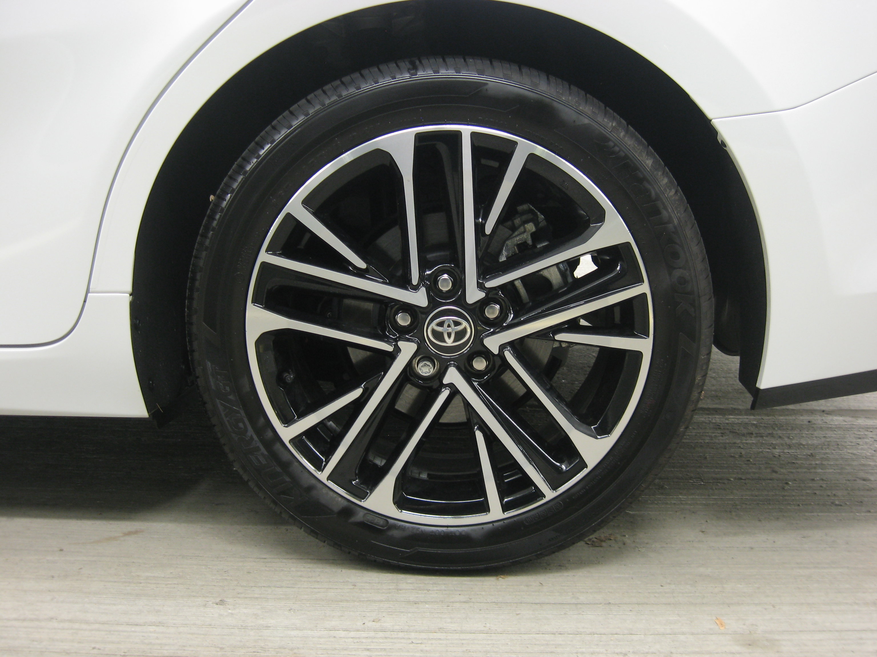 Used 2025 Toyota Camry XLE image 28