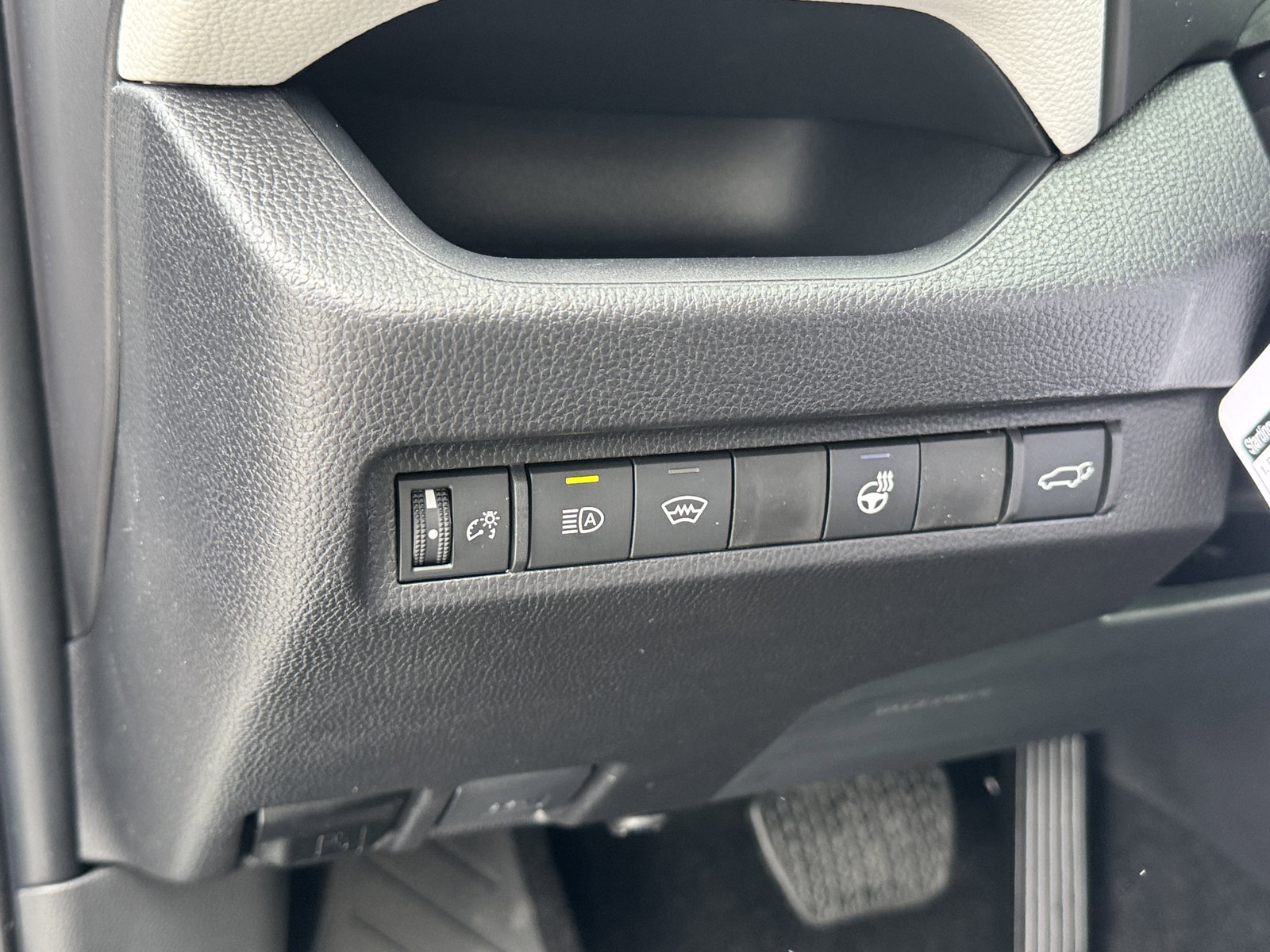 New 2025 Toyota RAV4 XLE image 17