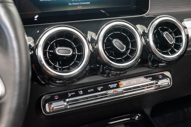 Used 2020 Mercedes-Benz GLB 250 4MATIC image 18