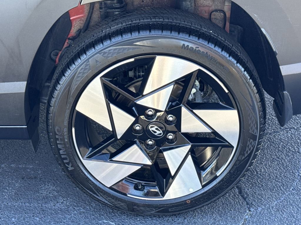 Used 2025 Hyundai Kona Limited image 19