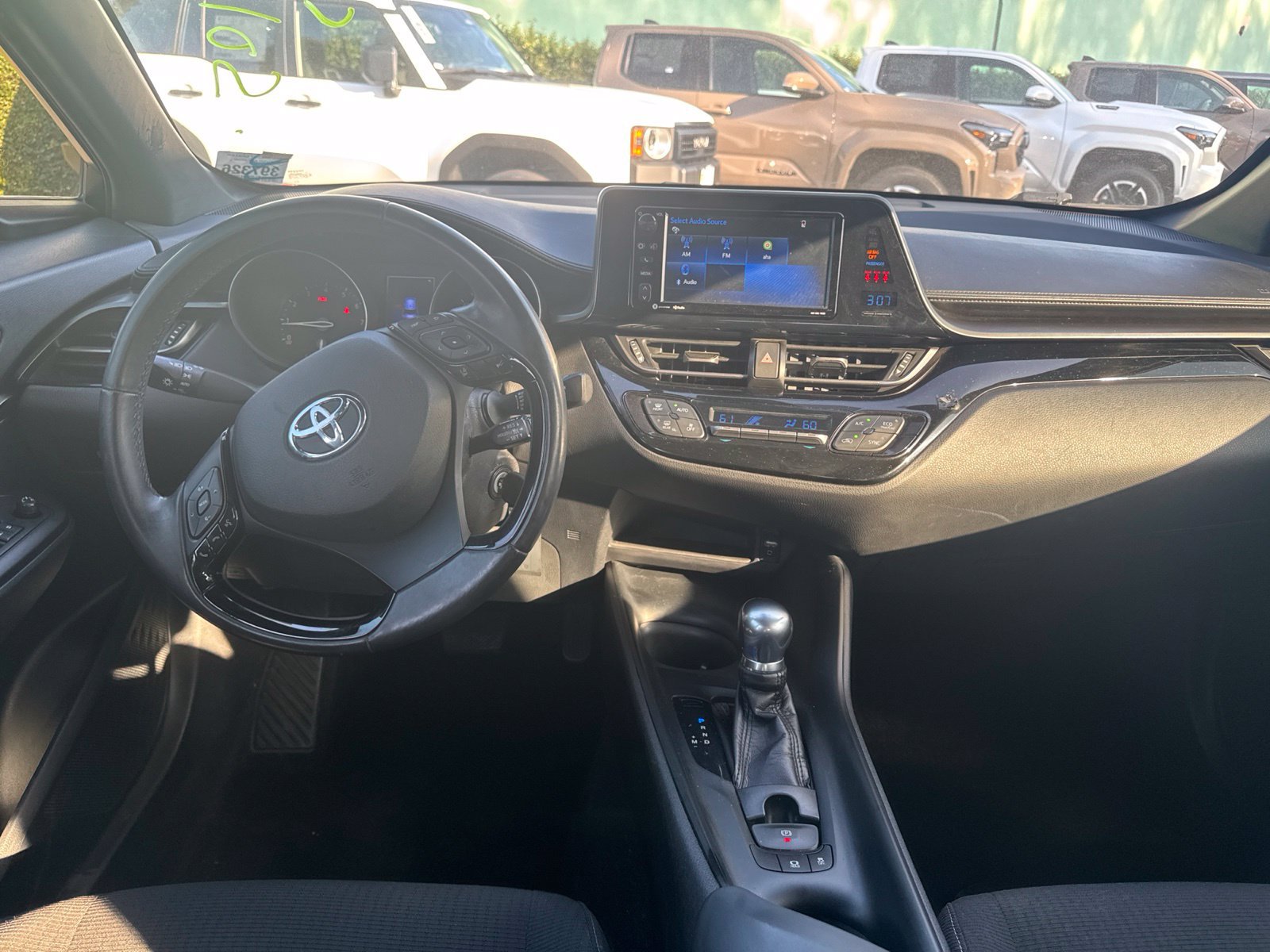 Used 2018 Toyota C-HR XLE FWD image 7