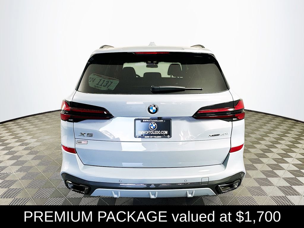 New 2026 BMW X5 xDrive40i w/ M Sport Package image 8
